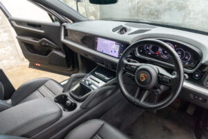 カイエンクーペ ティプトロニックS リアコンフォートベンチシート 4WD