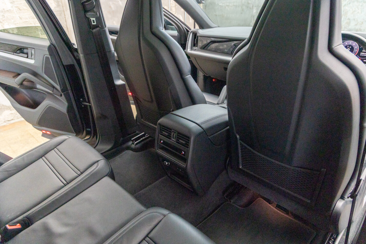 カイエンクーペ ティプトロニックS リアコンフォートベンチシート 4WD