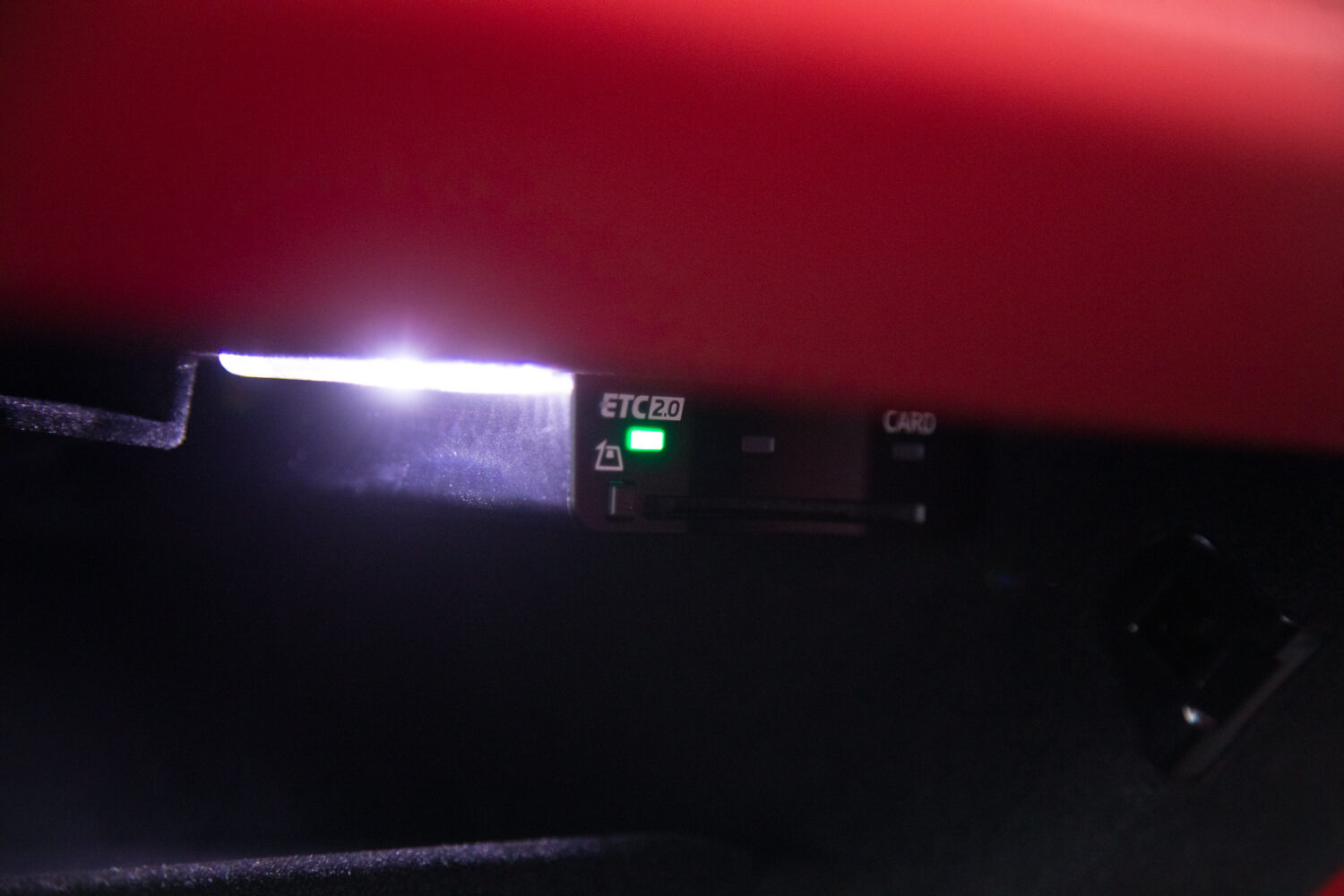 タイカン 4SパフォーマンスBattery+ 4シート4WD