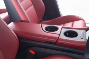 タイカン 4SパフォーマンスBattery+ 4シート4WD