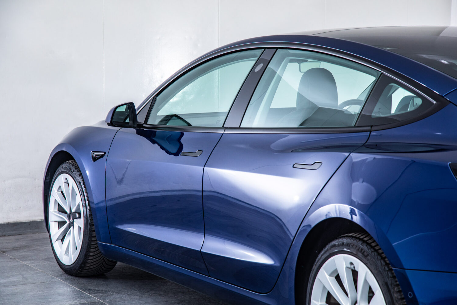 モデル3 ロングレンジ デュアルモーター 4WD