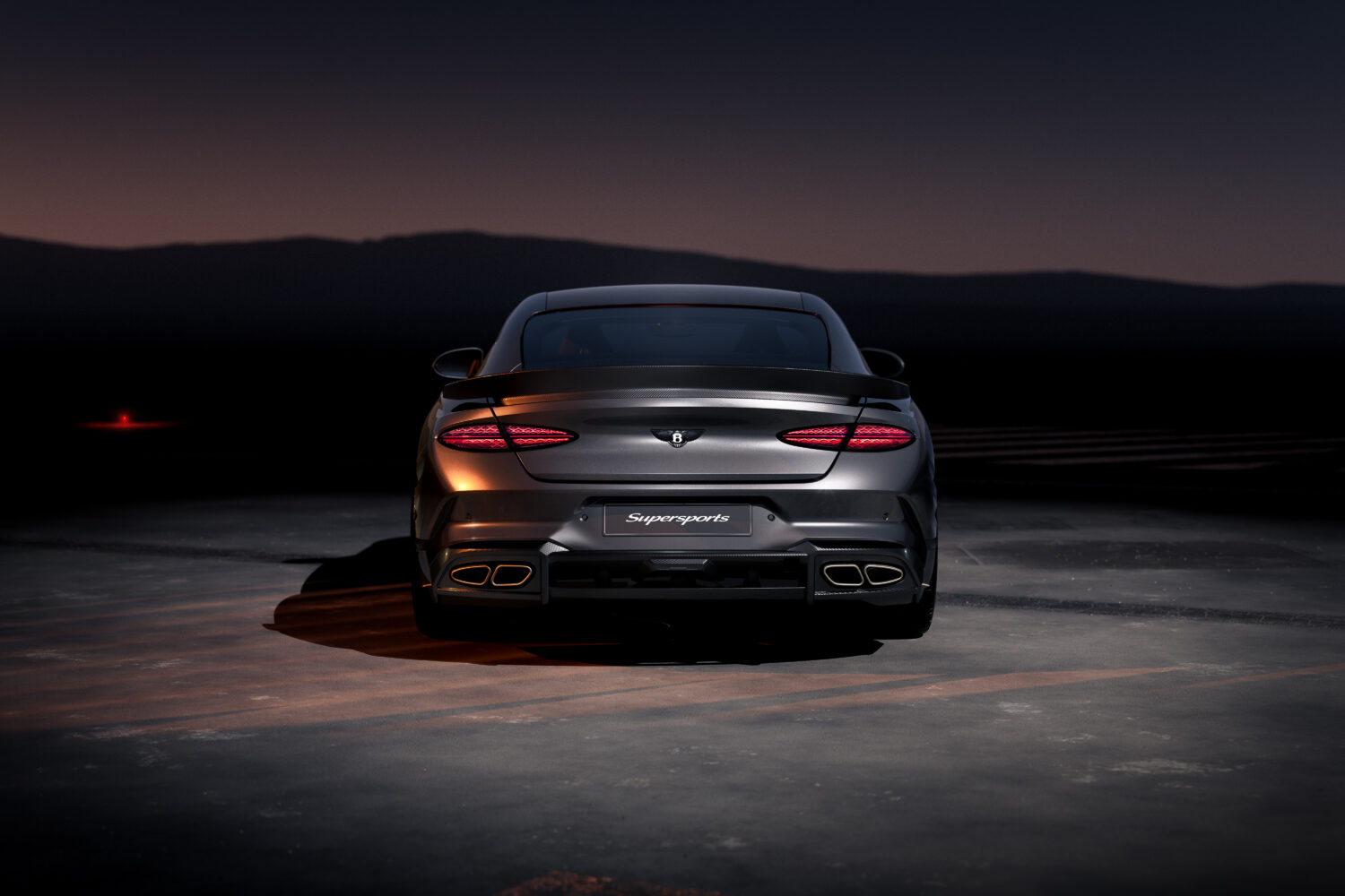 究極のドライビングを ベントレー・コンチネンタルGT 世界限定500台の2シーター