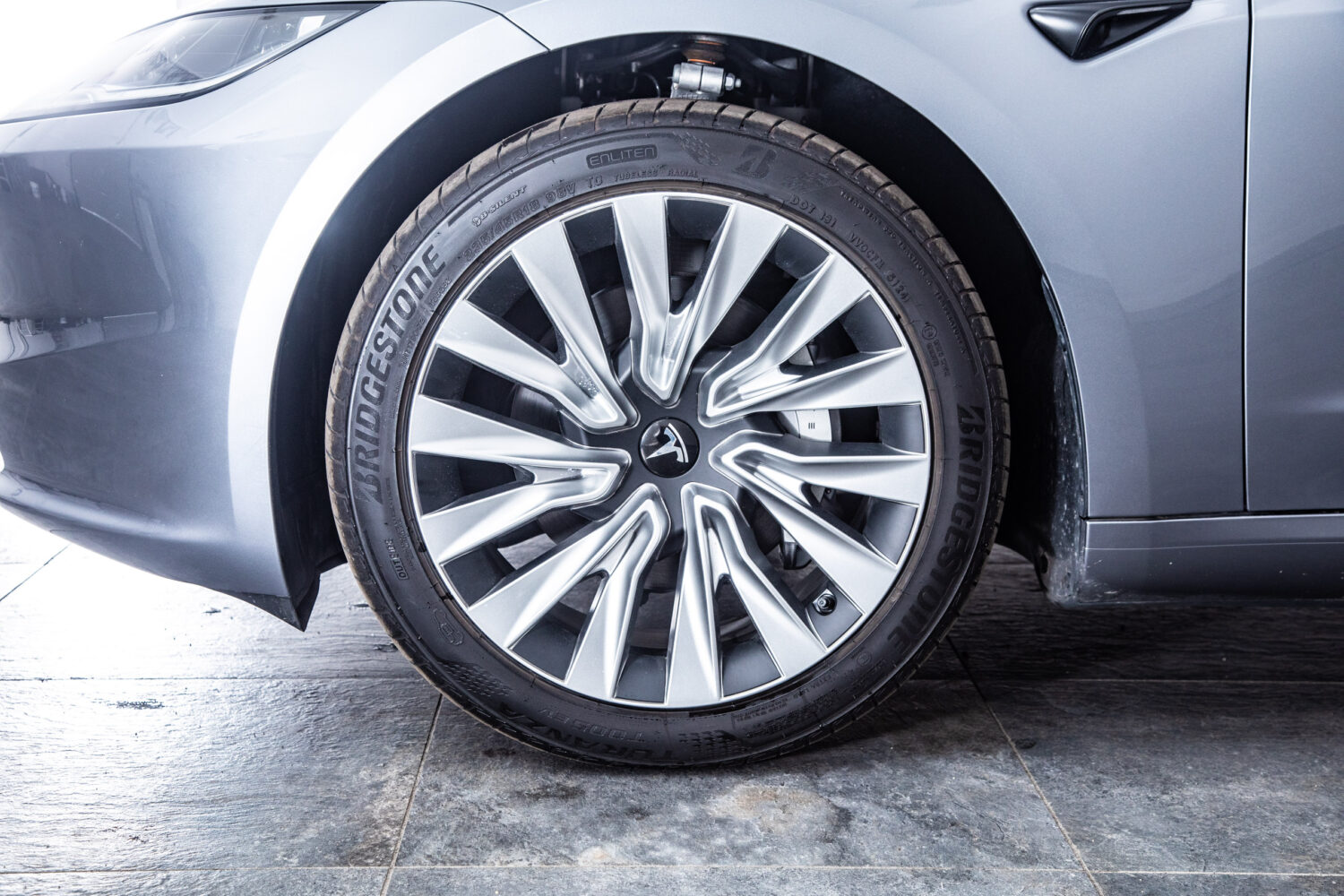 テスラ モデル3 RWD