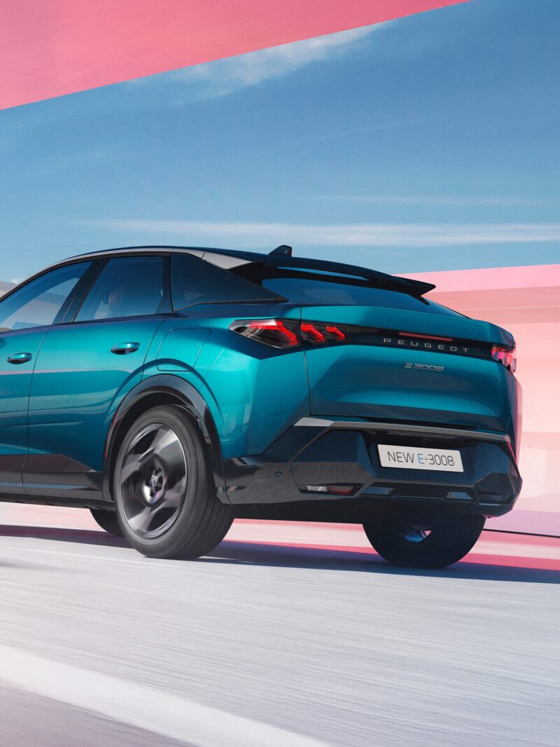 プジョー　フラッグシップモデル3008初の電気自動車「E-3008」登場