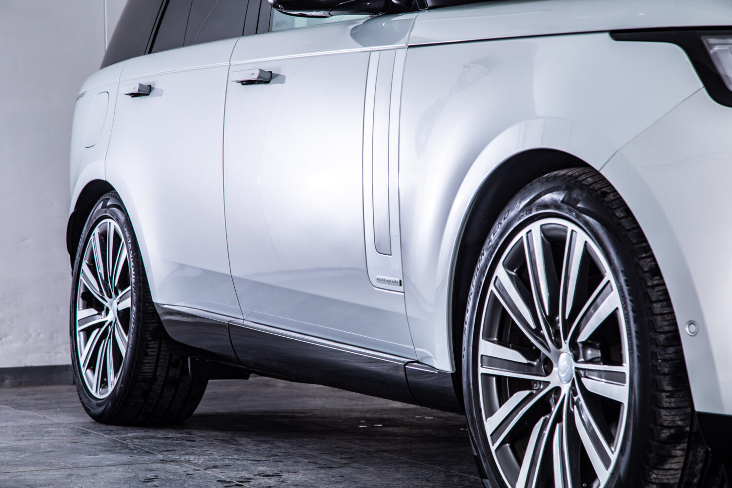 レンジローバー オートバイオグラフィー D300 スタンダードホイールベース 4WD