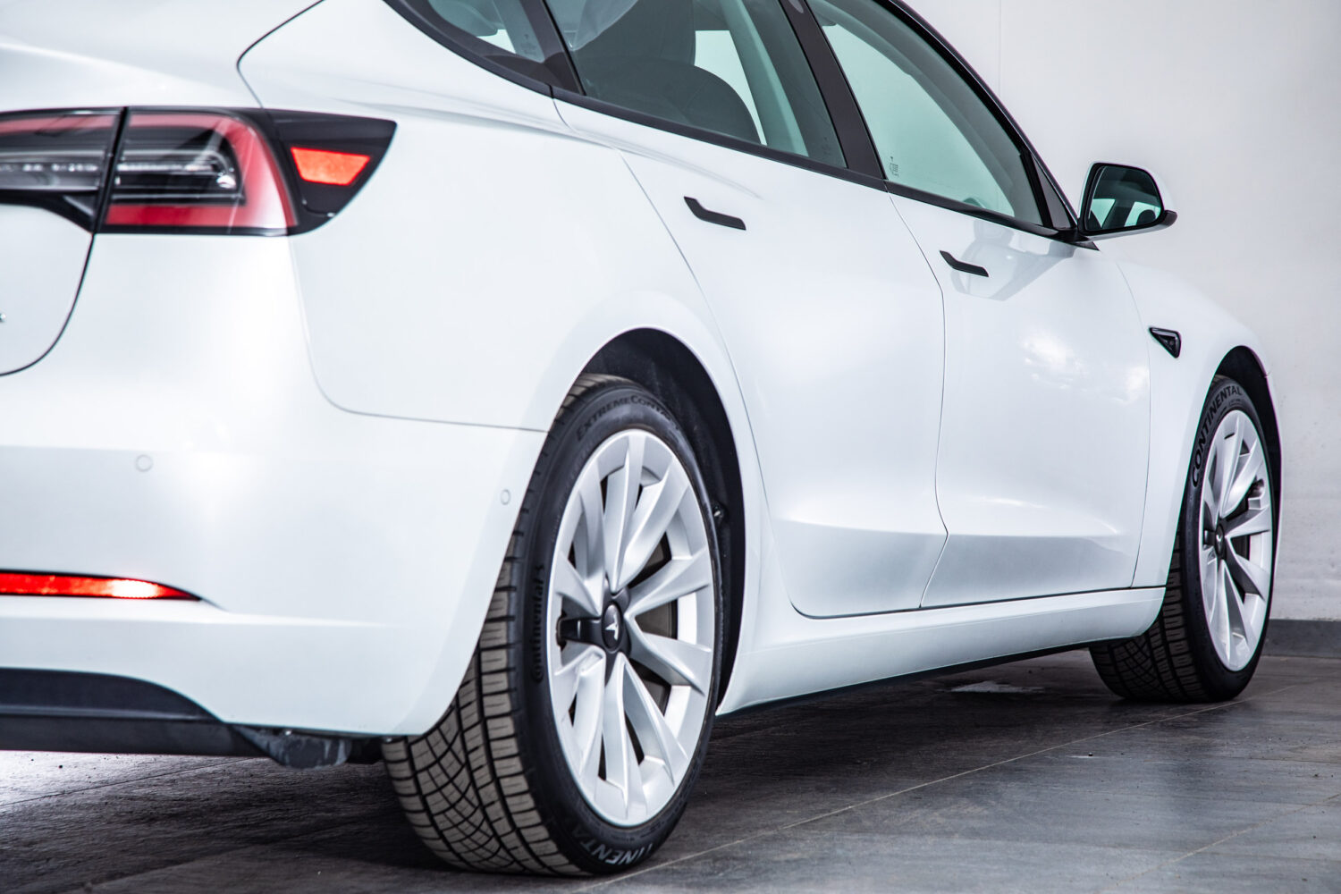 モデル3 ロングレンジ デュアルモーター 4WD