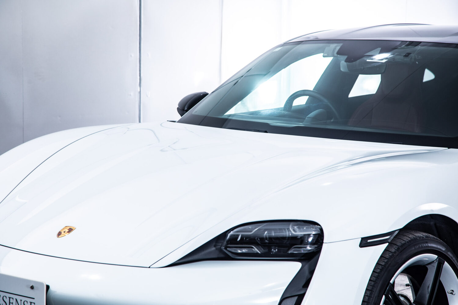 タイカン 4SパフォーマンスBattery+ 4シート4WD