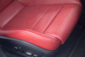 タイカン 4SパフォーマンスBattery+ 4シート4WD