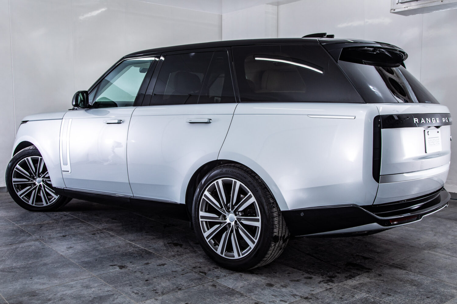 レンジローバー オートバイオグラフィー D300 スタンダードホイールベース 4WD