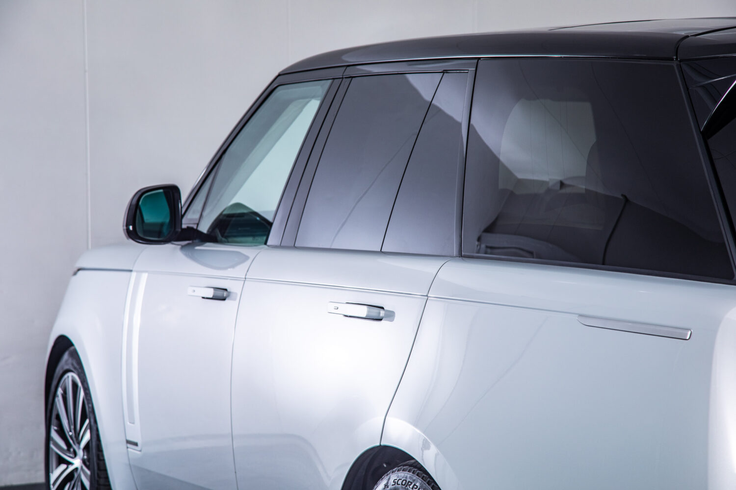 レンジローバー オートバイオグラフィー D300 スタンダードホイールベース 4WD