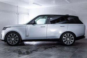 レンジローバー オートバイオグラフィー D300 スタンダードホイールベース 4WD