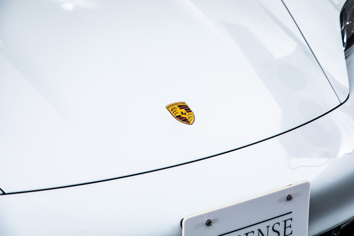 タイカン 4SパフォーマンスBattery+ 4シート4WD