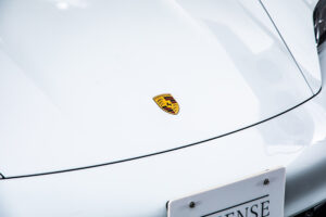 タイカン 4SパフォーマンスBattery+ 4シート4WD