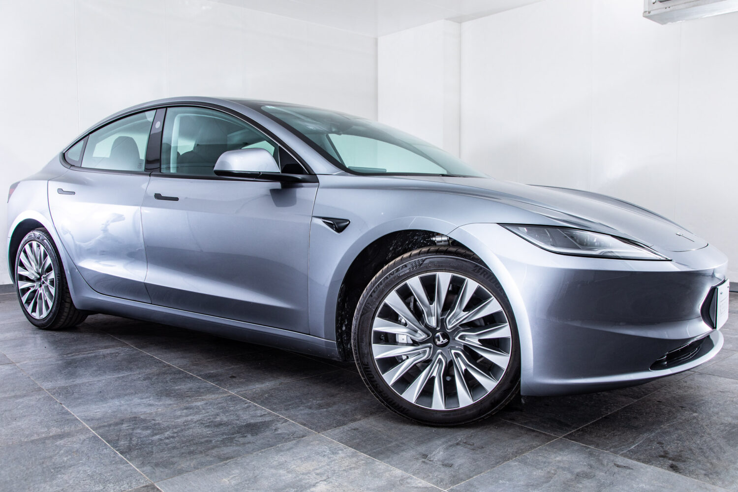 テスラ モデル3 RWD