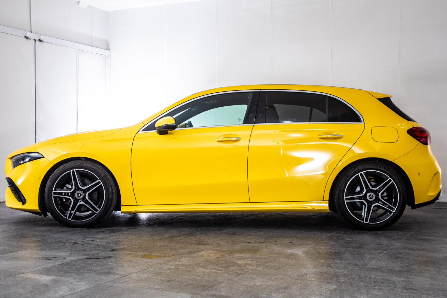 Aクラス A200d AMGラインパッケージ ディーゼルターボ MP202401