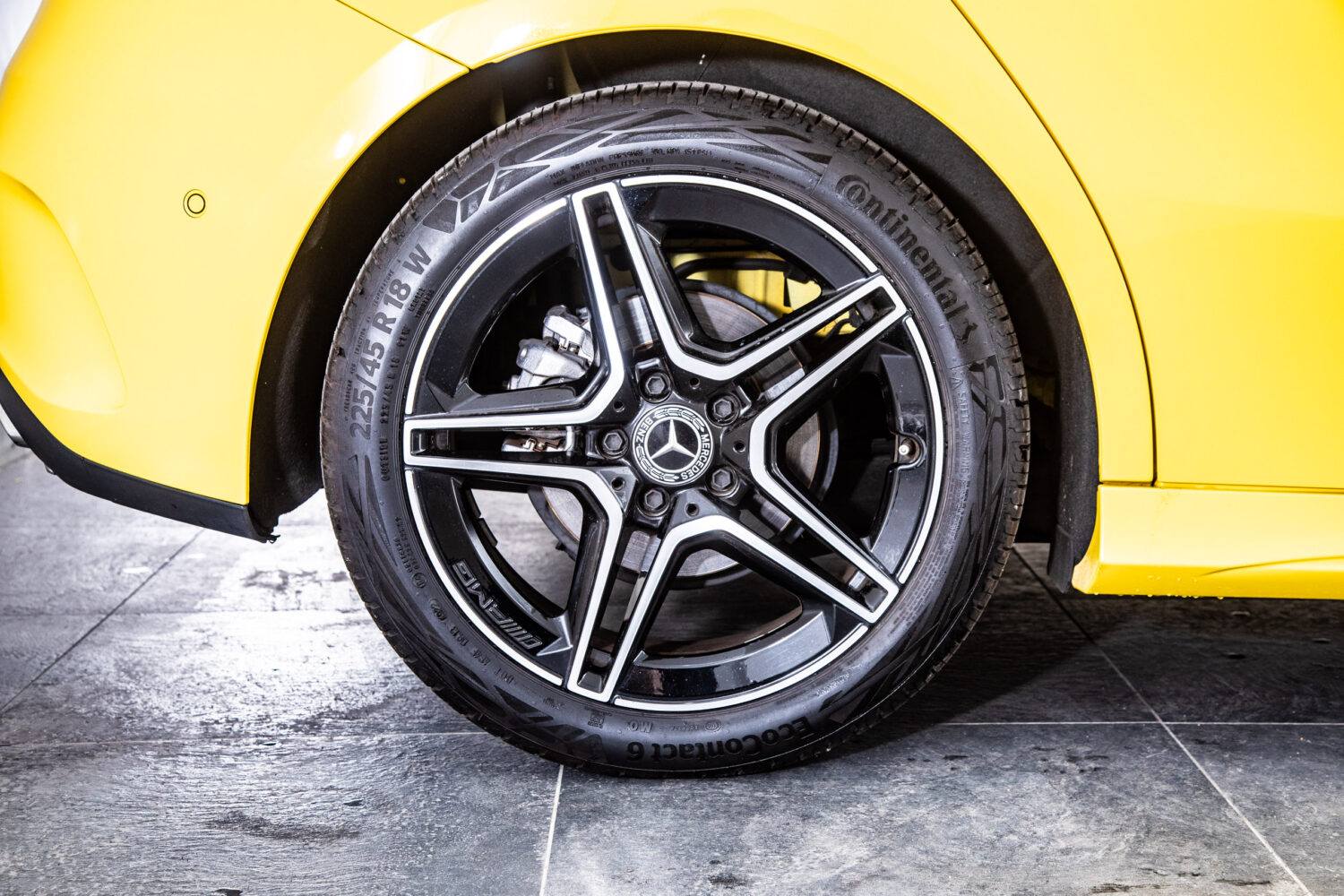 Aクラス A200d AMGラインパッケージ ディーゼルターボ MP202401