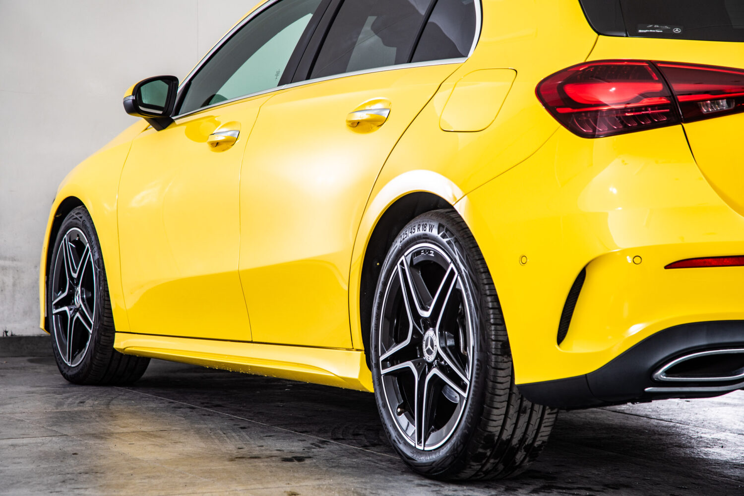 Aクラス A200d AMGラインパッケージ ディーゼルターボ MP202401