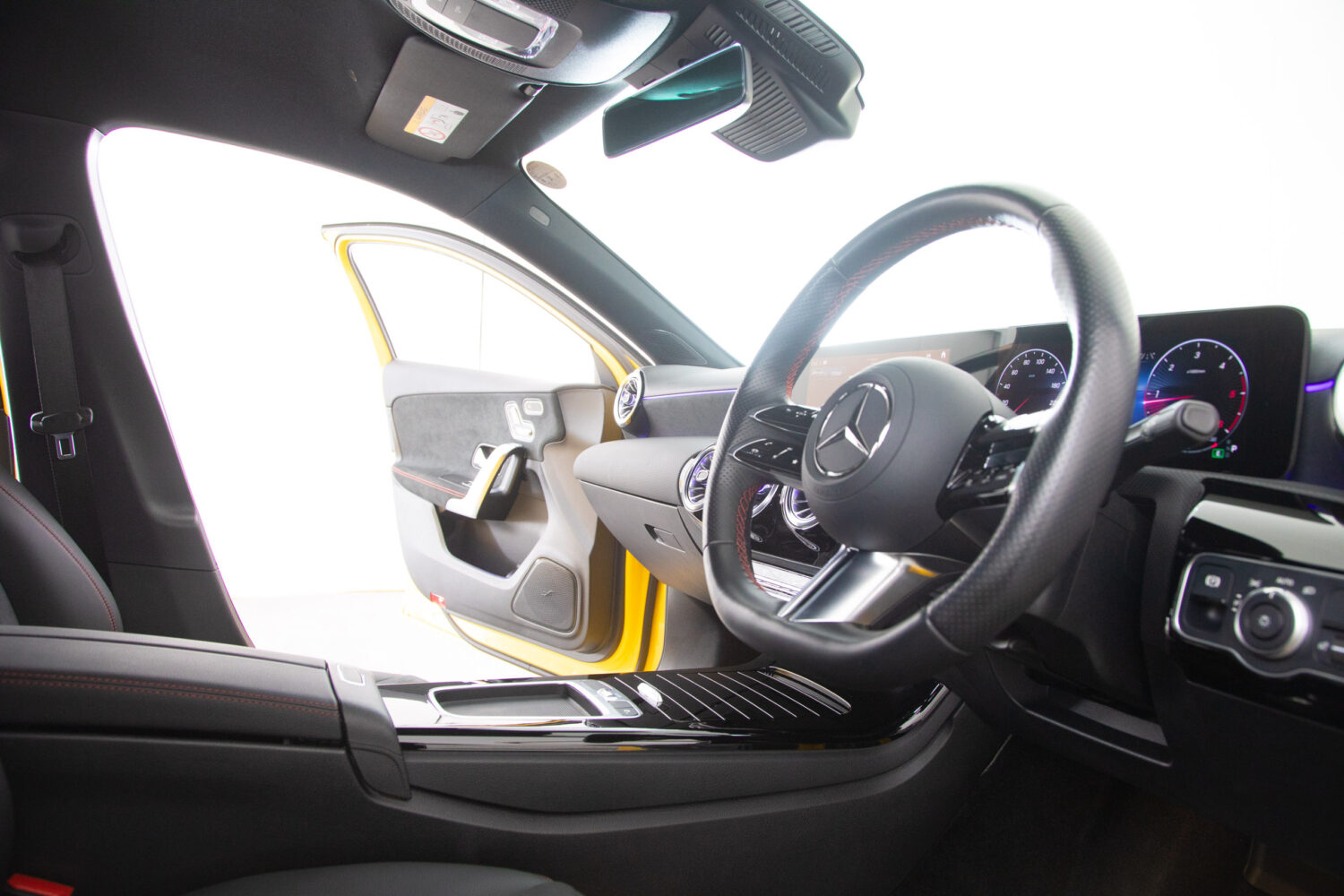 Aクラス A200d AMGラインパッケージ ディーゼルターボ MP202401