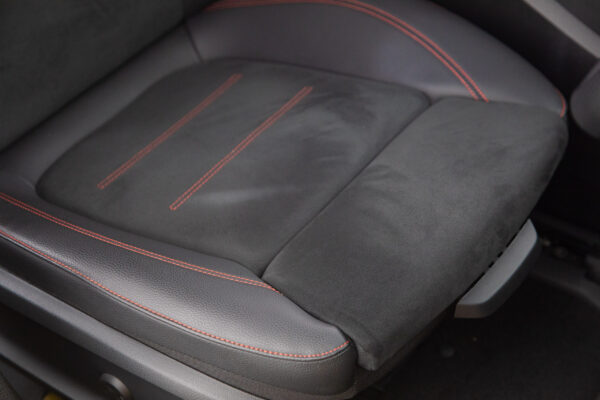 Aクラス A200d AMGラインパッケージ ディーゼルターボ MP202401