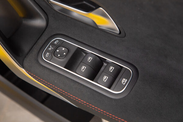 Aクラス A200d AMGラインパッケージ ディーゼルターボ MP202401