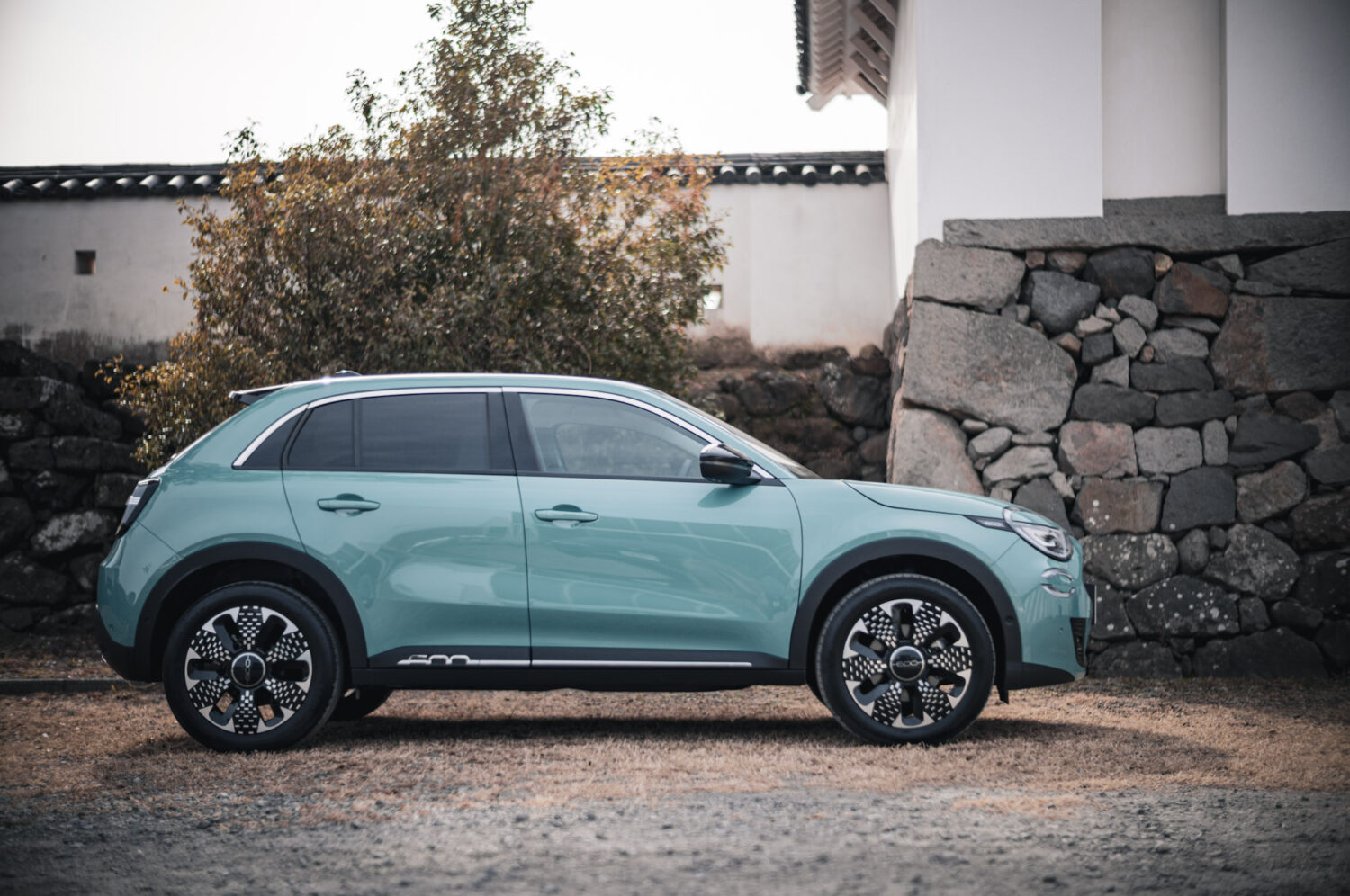 フィアット・600ハイブリッド(FF/6AT)かわいさは、スペックを超える