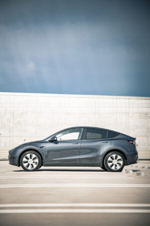 テスラ・モデルY（AWD）未来感は、乗り込んだ瞬間に始まる