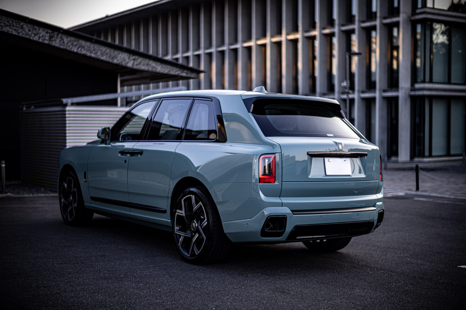 ロールス・ロイス・ブラックバッジ カリナン(2026)滑らかさのその先へ