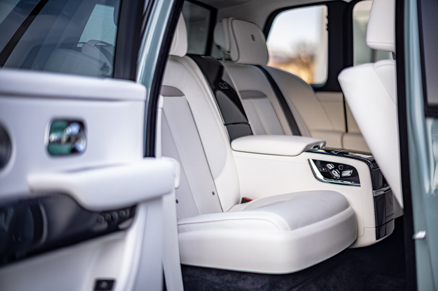 ロールス・ロイス・ブラックバッジ カリナン(2026)滑らかさのその先へ