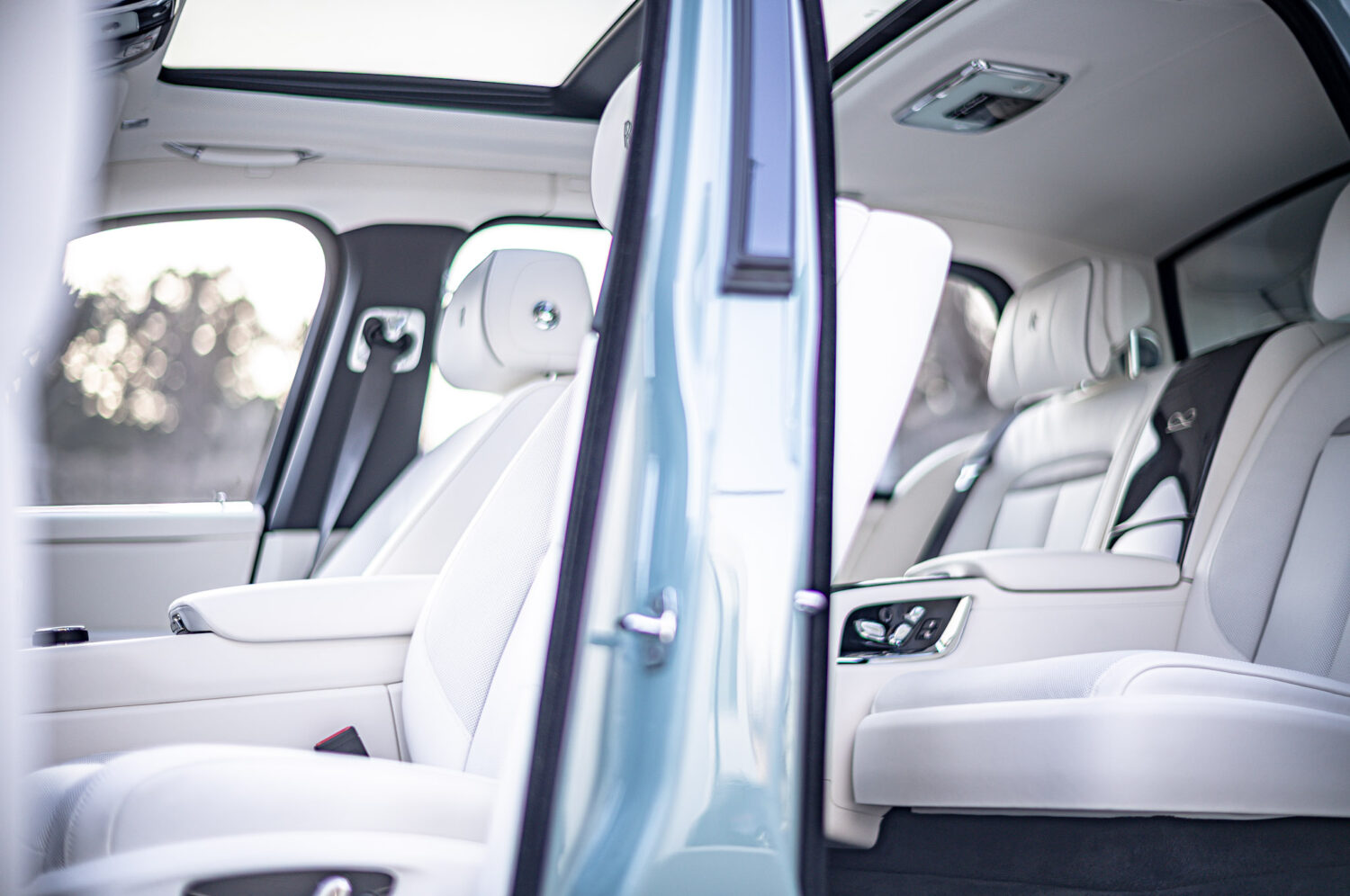 ロールス・ロイス・ブラックバッジ カリナン(2026)滑らかさのその先へ