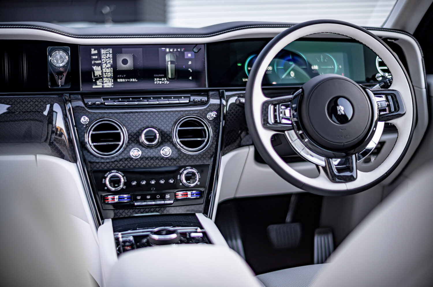 ロールス・ロイス・ブラックバッジ カリナン(2026)滑らかさのその先へ