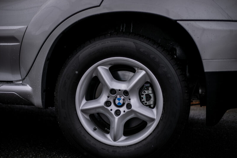 BMW X5 4.4i（2002）着崩しのラグジュアリー