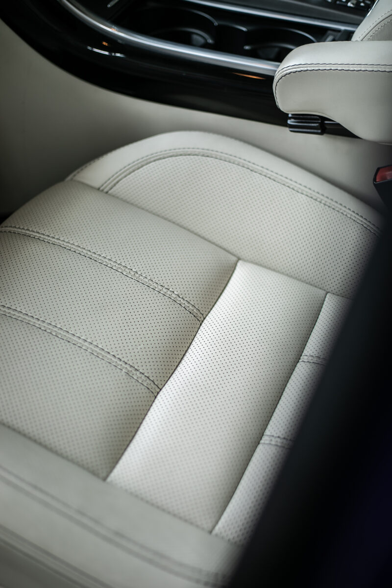 レンジローバースポーツ5.0 V8 スーパーチャージド（2010）SUVにプラスワンを