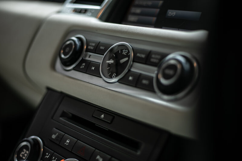 レンジローバースポーツ5.0 V8 スーパーチャージド（2010）SUVにプラスワンを