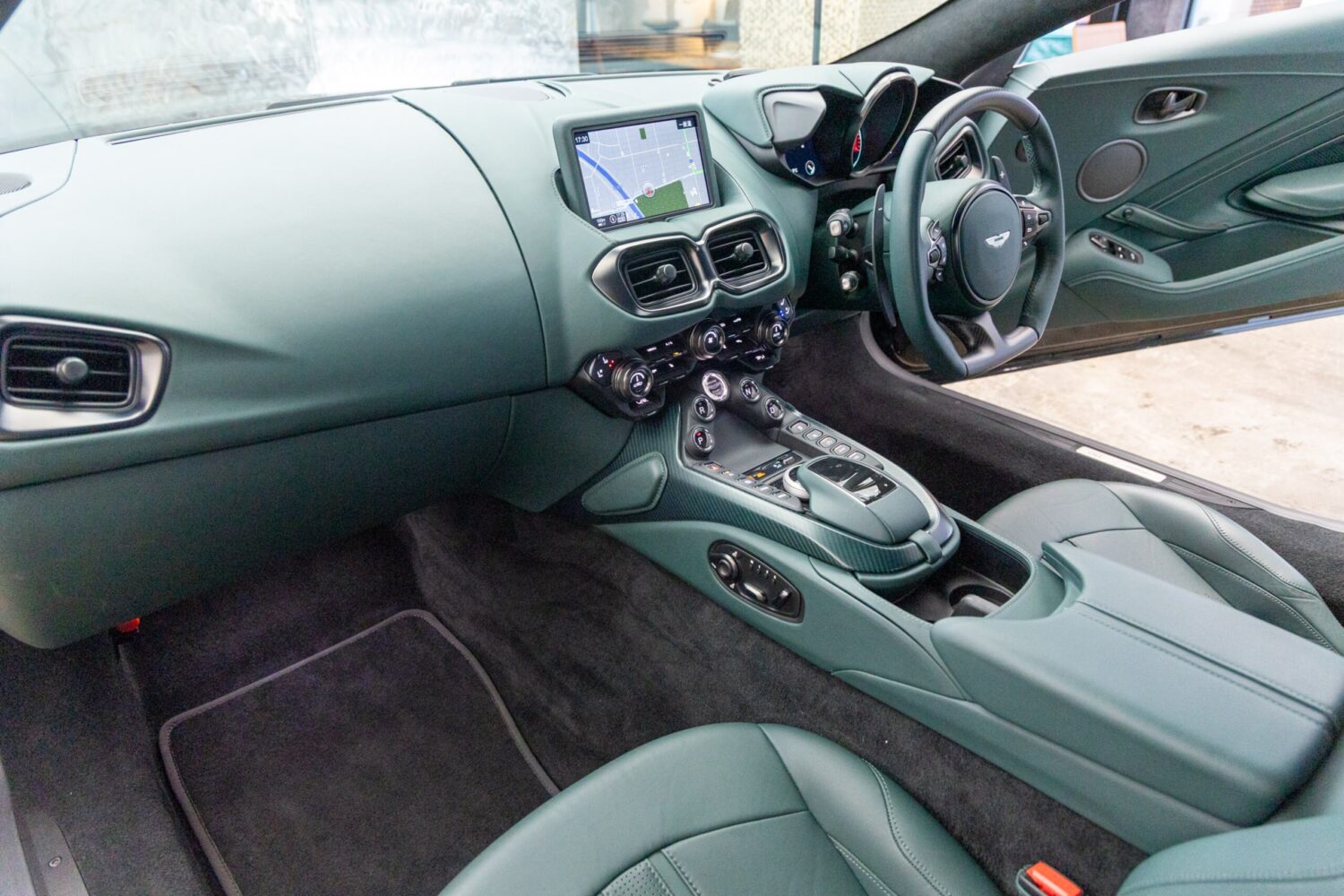 アストンマーティン・ヴァンテージ 110th Anniversary(2025)グリーンマジック