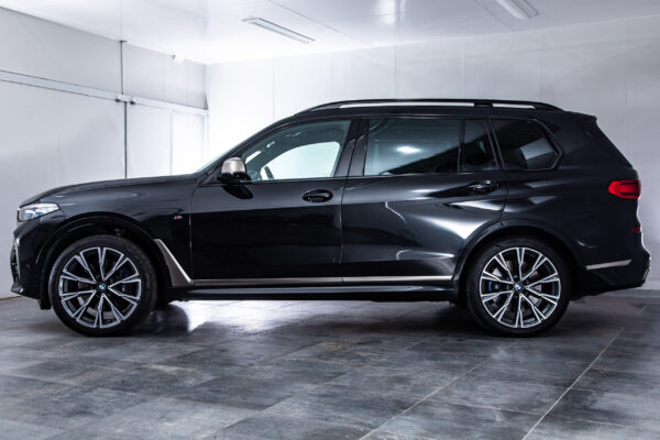 X7 M50i 4WD