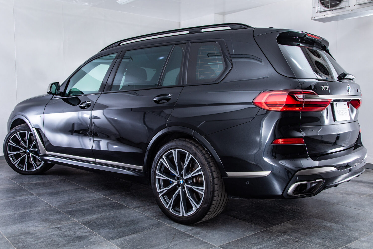 X7 M50i 4WD