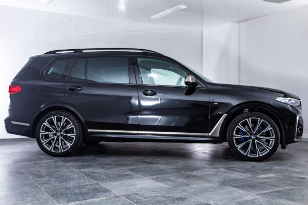 X7 M50i 4WD