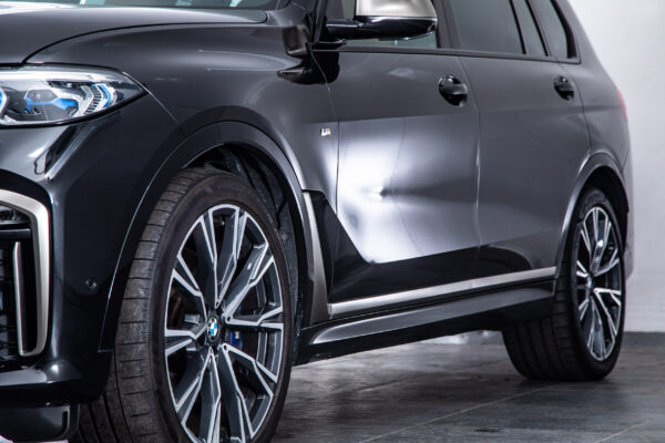 X7 M50i 4WD