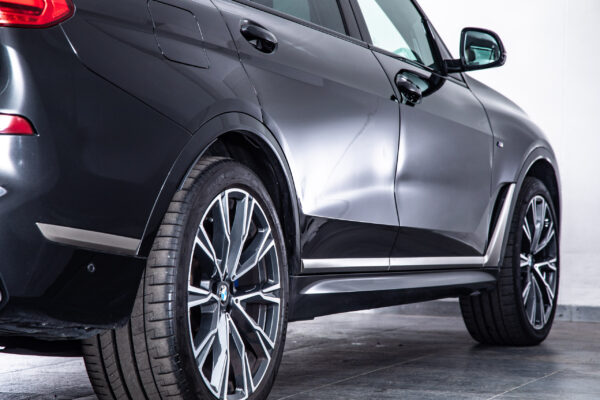 X7 M50i 4WD
