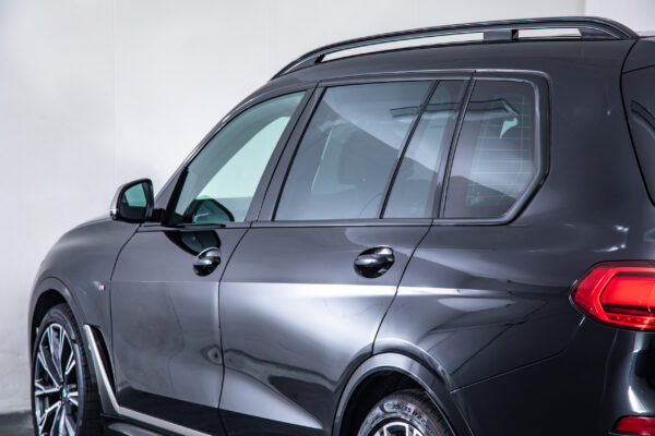 X7 M50i 4WD