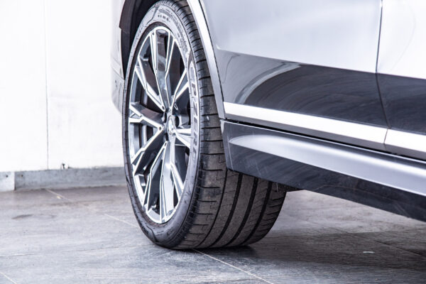X7 M50i 4WD