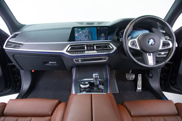 X7 M50i 4WD