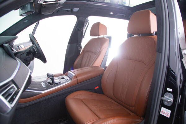 X7 M50i 4WD