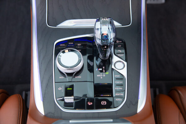X7 M50i 4WD