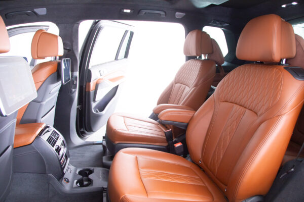 X7 M50i 4WD
