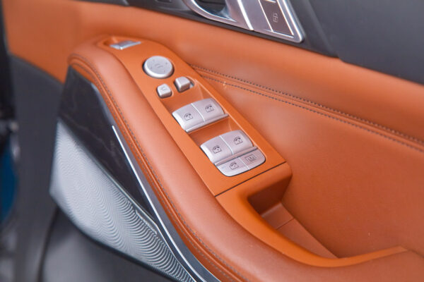 X7 M50i 4WD