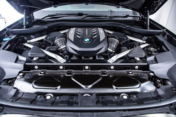X7 M50i 4WD
