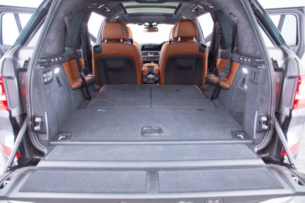 X7 M50i 4WD