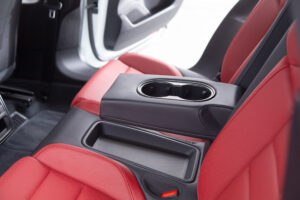 タイカン 4SパフォーマンスBattery+ 4シート4WD