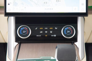 レンジローバー オートバイオグラフィー D300 スタンダードホイールベース 4WD